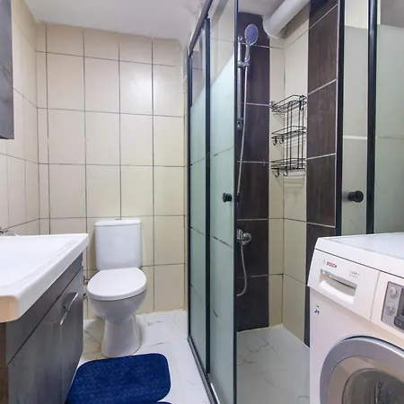 Daire Leafy Views & Light Filled Comfort In Kuzguncuk *