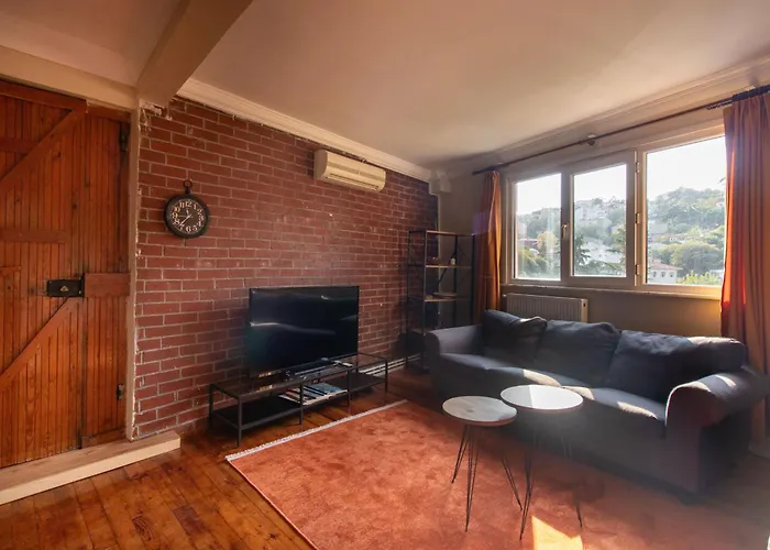 Apartamento Leafy Views & Light Filled Comfort In Kuzguncuk