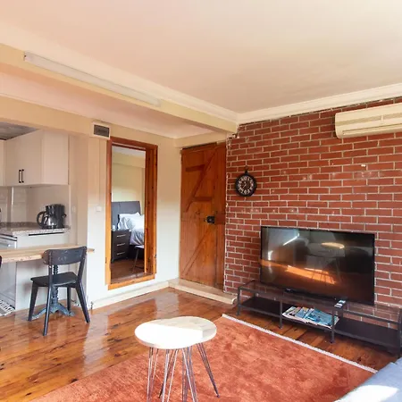 Appartement Leafy Views & Light Filled Comfort In Kuzguncuk